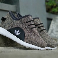 Sepatu terbaru Adidas Yeezy - Coklat - Sport Casual Wanita