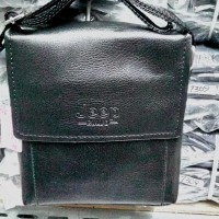 Tas Kulit Selempang Pria Casual Merk Jeep Import Quality Warna Hitam