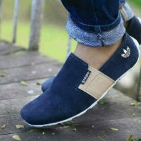 Sepatu casual santai adidas/slip on slop tanpa tali