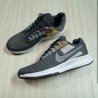 Nike Free Zoom / sepatu jalan jalan / sneakers / kado untuk cewek