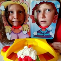 Jual Pie Face Showdown - mainan seru dan lucu Murah