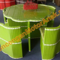 Kursi Meja Makan Rotan Sintetis bentuk Bunga dan Kubus/kotak