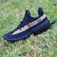 Nike Yeezy SPLY 350 / sepatu cowok / kado cowok / sepatu running