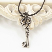 Kalung pria wanita aksesoris cowok cewek kunci naga