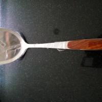 sodet sutil sendok spatula ujung besi gagang plastik motif kayu