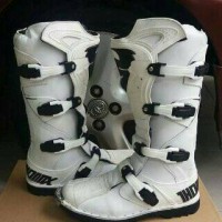 sepatu cross trail thor MX putih
