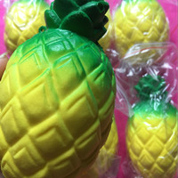 Jual souvenir / squisy / Squishy jumbo nanas/ jumbo pineapple squishy Murah