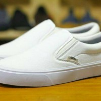 VANS PUTIH/SEPATU CASUAL PRIA VANS WARNA PUTIH BUAT MAIN OLAHRAGA