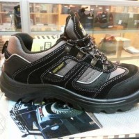 Sepatu Safety Jogger Jumper