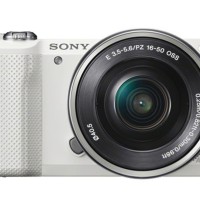 Sony Alpha 5000L / A5000L / ILCE 5000L Lens SELP16-50mm White