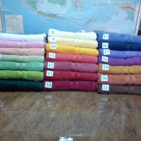 Handuk sport polos merk chalmer Uk. 70x140 (harga perlusin)