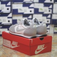 nike genicco white grey sepatu casual
