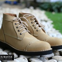 SEPATU BLACKMASTER ZARA BOOTS CREAM