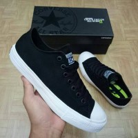 Jual sepatu sneaker converse chuck taylor II CT 2 low ox black/white unisex Murah