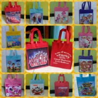 Jual tas souvenir ulang tahun /ultah anak model kantong Murah