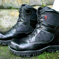 Jual sepatu pdl kickers kulit pria terbaru tracking safety outdoor gunung Murah