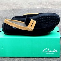 SEPATU CASUAL PRIA MURAH CLARKS EYWA SLIP ON MOCASIN KULIT SUEDE HITAM