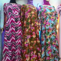 Baju Muslim untuk wanita lengkap dengan kerudung