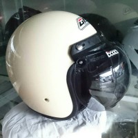 helm bogo retro GAG warna krem