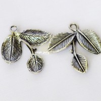 Jual Charm/Pendant/liontin Tiga Daun Silver Murah