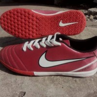 sepatu futsal nike tiempo