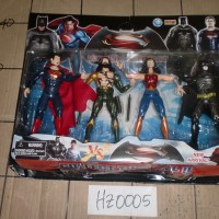 Mainan Robot Batman Vs Superman (4pc)