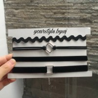 Jual choker polos 1 set black isi 4/ choker velvet import Murah