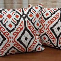 Jual SALE Sarung Bantal Kursi Sofa Tenun Batik Merah Modern Cushion Cover Murah