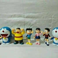 mainan pajangan figure hiasan kue doraemon nobita shizuka giant suneo