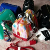 Jual TAS IMPORT FURLAA JELLY SPEEDY FLOWER WITH GANTUNGAN MINIATUR Murah