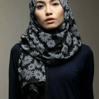 Jilbab Serut HIJAB KERUDUNG JILBAB PASMINA PASHMINA DAISY MOTIF BUNGA