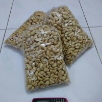 Jual kacang mente/mede/mente mentah 1 kg Murah