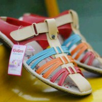 Jual Sendal Sepatu Wanita Kickers Promo lebaran Murah