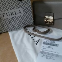 Jual FURLA Metropolis Shoulder Pochette (tas crossbody) 100% ORIGINAL Murah
