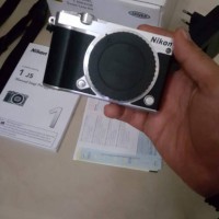 Nikon 1 J5 Kit Fullset + Lensa Nikon 30-110