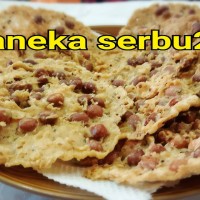 Jual 10 pcs RP:30.000 rempeyek kacang vegetarian (halal) Murah