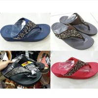 Jual sendal fitflop leaf swarovsky wanita Murah