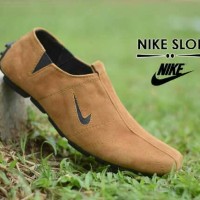 Jual SEPATU SLIP ON PRIA NIKE CASUAL TAN BAHAN SUEDE PREMIUM BEST SELLER Murah