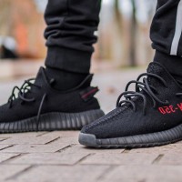 Jual Sneakers Adidas Yeezy Boost V2 Black Red Sepatu Hitam Sepatu Mirip Ori Murah