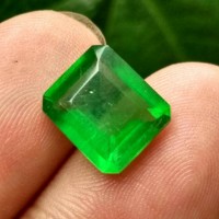 Jual BATU ZAMRUD KALIMANTAN || GREEN TEKTITE BORNEO Murah