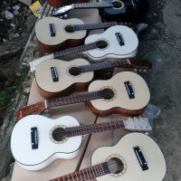 Jual Gitar mini akustik doremi custom murah (Khusus gojek) Murah