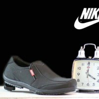 SEPATU CASUAL SANTAI/KERJA PRIA NIKE BLAZE SLIP ON