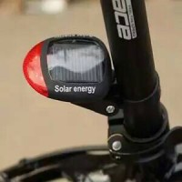 Jual LAMPU SEPEDA TANPA/TIDAK PAKAI BATRE SOLAR TENAGA MATAHARI Murah