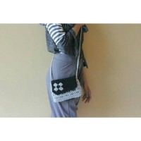 Tas rajut kur tutup bunga