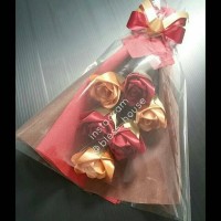 Jual Buket Bunga Mawar Satin Stand -Maroon & Gold (Size S) Murah