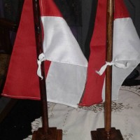 Jual bendera meja negara indonesia + tiang bendera kayu Murah