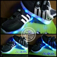 Jual SEPATU ANAK ADIDAS STRIP LAMPU LED 26-30 Murah