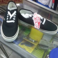 Sepatu Vans Authentic California Black/white ukuran 36-43