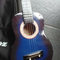 UKELELE + TAS BAGUS BUAT HADIAH SI KECIL YANG AKTIF