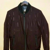 jaket bomber pria Vogue